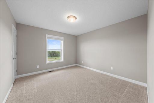 819 Spancil Hill View, Saint Paul, MN 55129