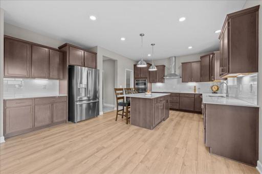 819 Spancil Hill View, Saint Paul, MN 55129