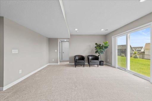 819 Spancil Hill View, Saint Paul, MN 55129