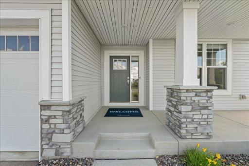 819 Spancil Hill View, Saint Paul, MN 55129