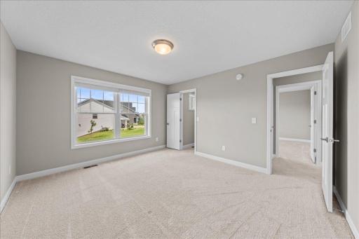 819 Spancil Hill View, Saint Paul, MN 55129