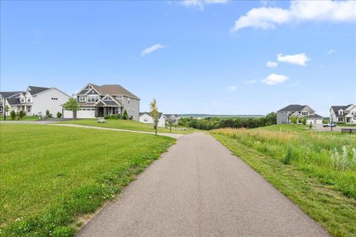 819 Spancil Hill View, Saint Paul, MN 55129