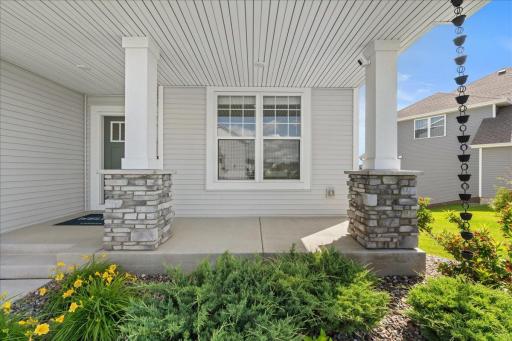 819 Spancil Hill View, Saint Paul, MN 55129