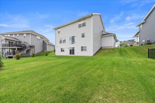 819 Spancil Hill View, Saint Paul, MN 55129