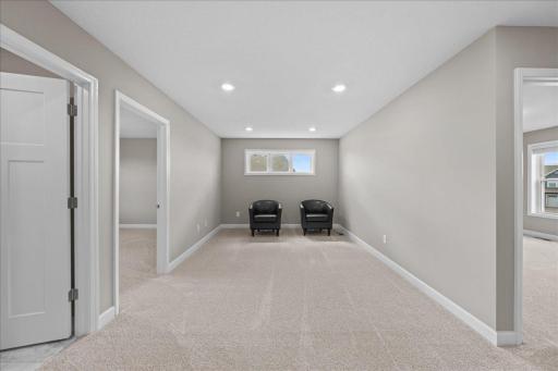 819 Spancil Hill View, Saint Paul, MN 55129