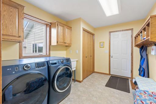 503 Chalupsky Avenue NE, New Prague, MN 56071