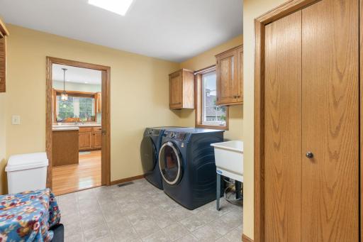 503 Chalupsky Avenue NE, New Prague, MN 56071
