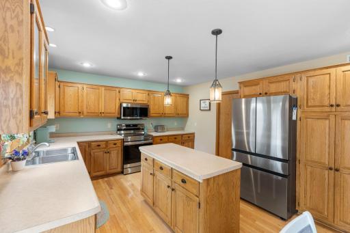 503 Chalupsky Avenue NE, New Prague, MN 56071