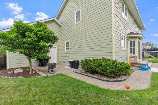 503 Chalupsky Avenue NE, New Prague, MN 56071