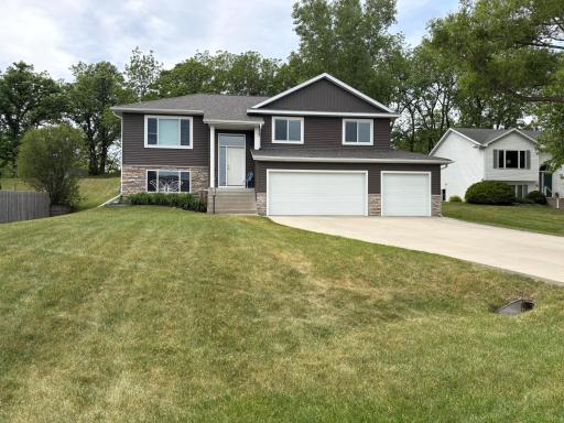 2515 Elmcroft Drive SW, Rochester, MN 55902