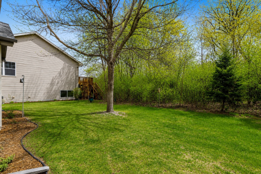 828 Winsome Way NW, Isanti, MN 55040