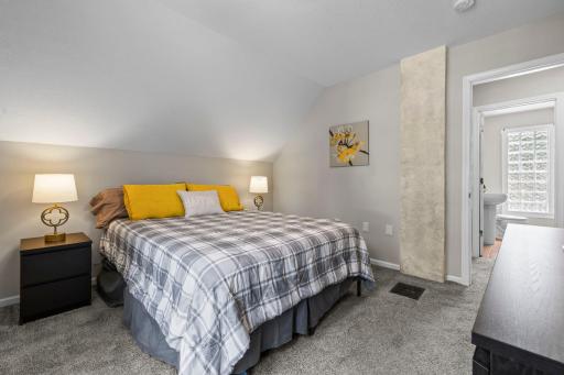 240 Sidney Street E, Saint Paul, MN 55107