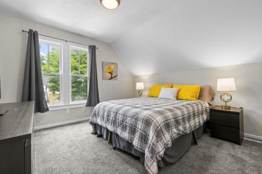 240 Sidney Street E, Saint Paul, MN 55107
