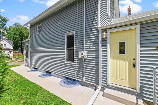 240 Sidney Street E, Saint Paul, MN 55107