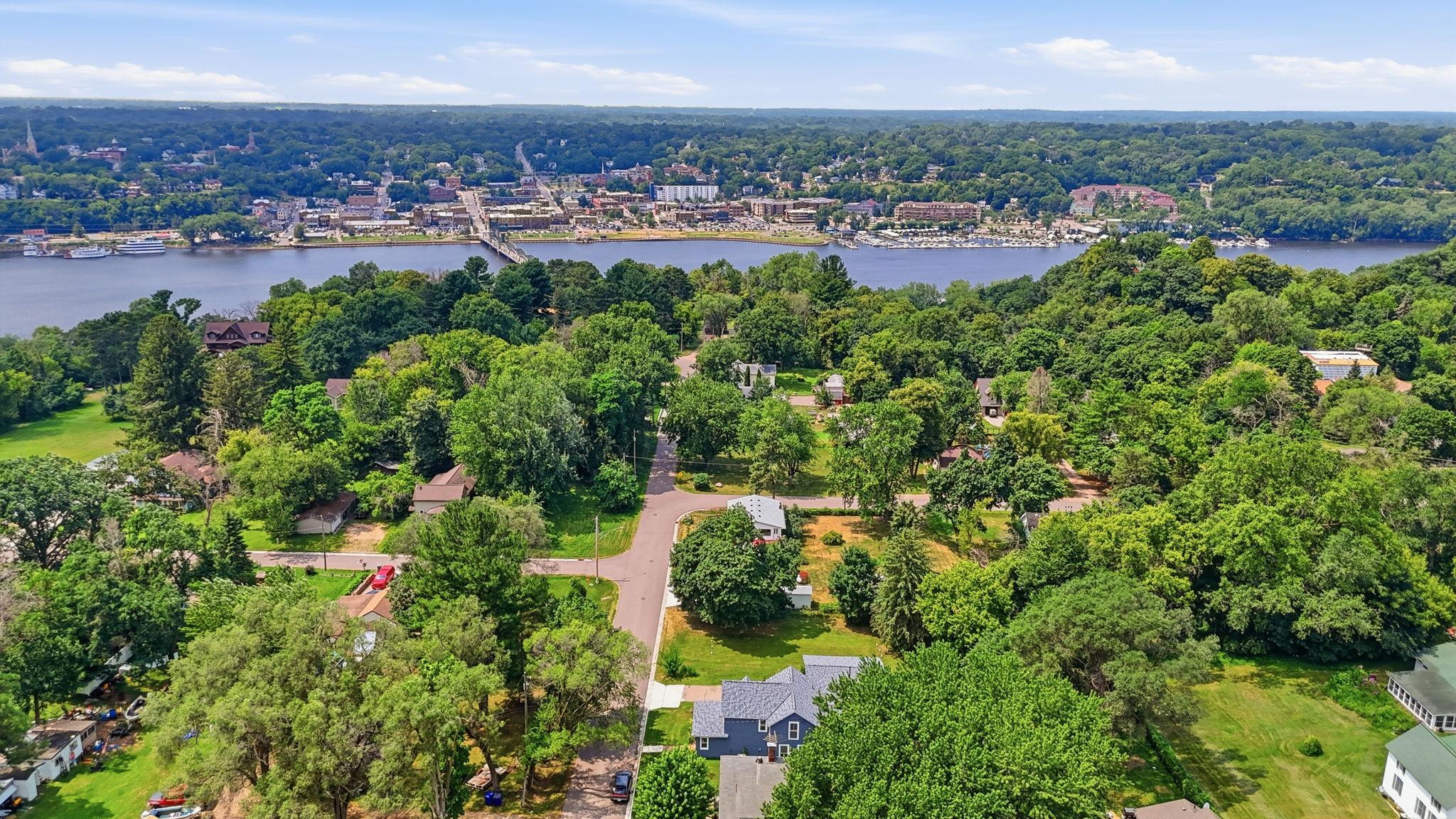 Set on a private lot surrounded by mature trees on a quiet street. Conveniently located near the St. Croix River, the St. Croix Crossing Trail and just minutes from Hudson and Stillwater.