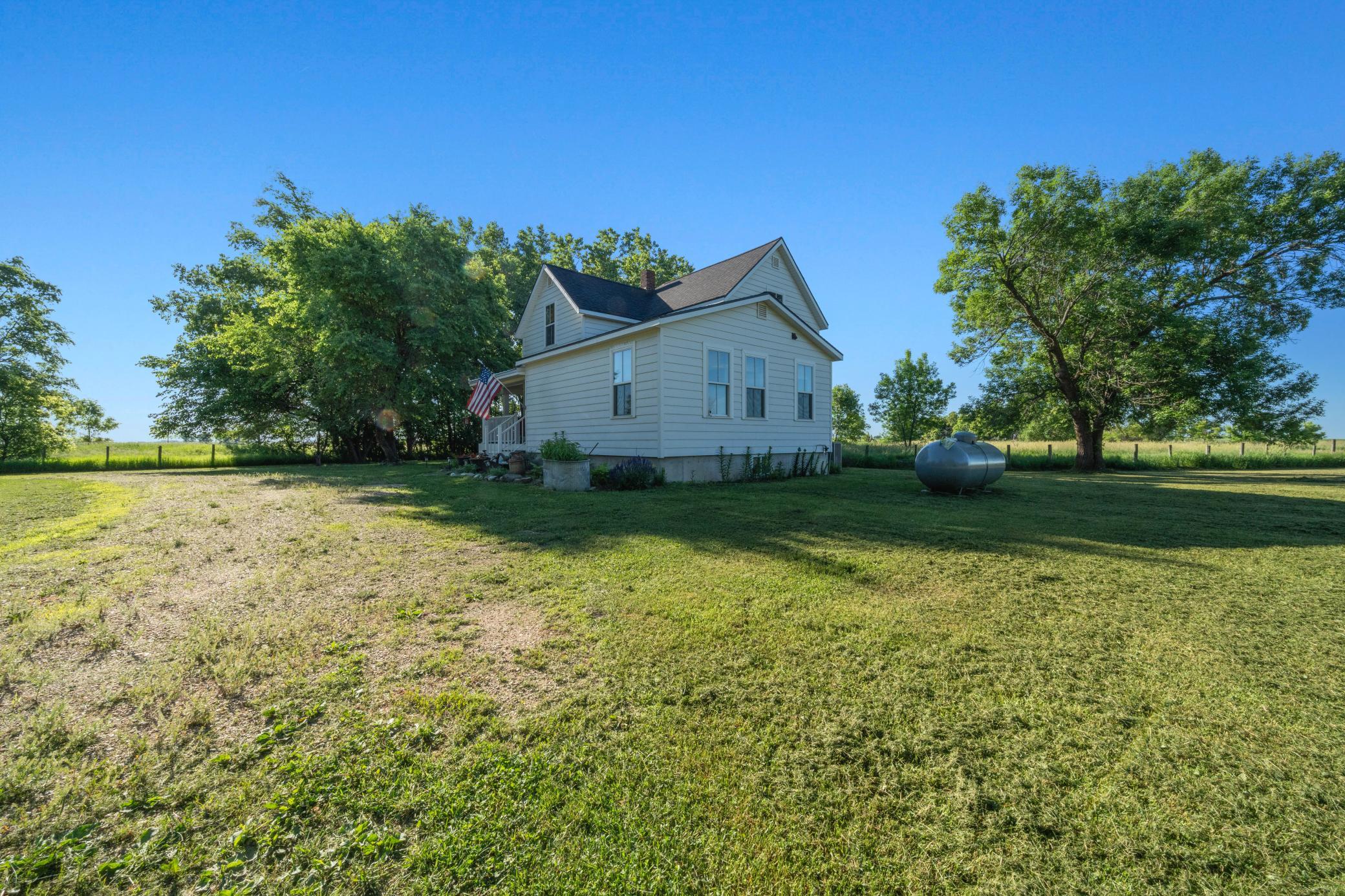 28555 810th Avenue, Graceville, MN 56240
