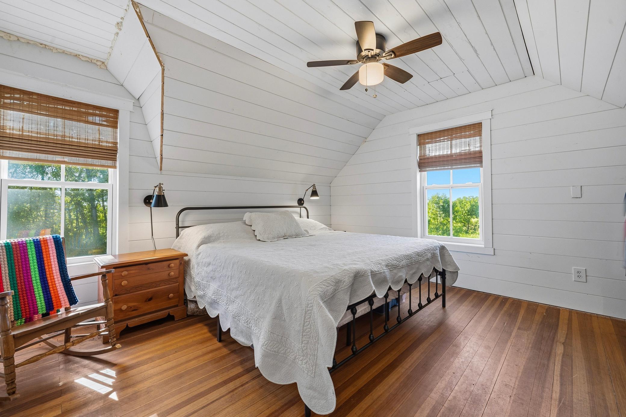 Upper level bedroom 2