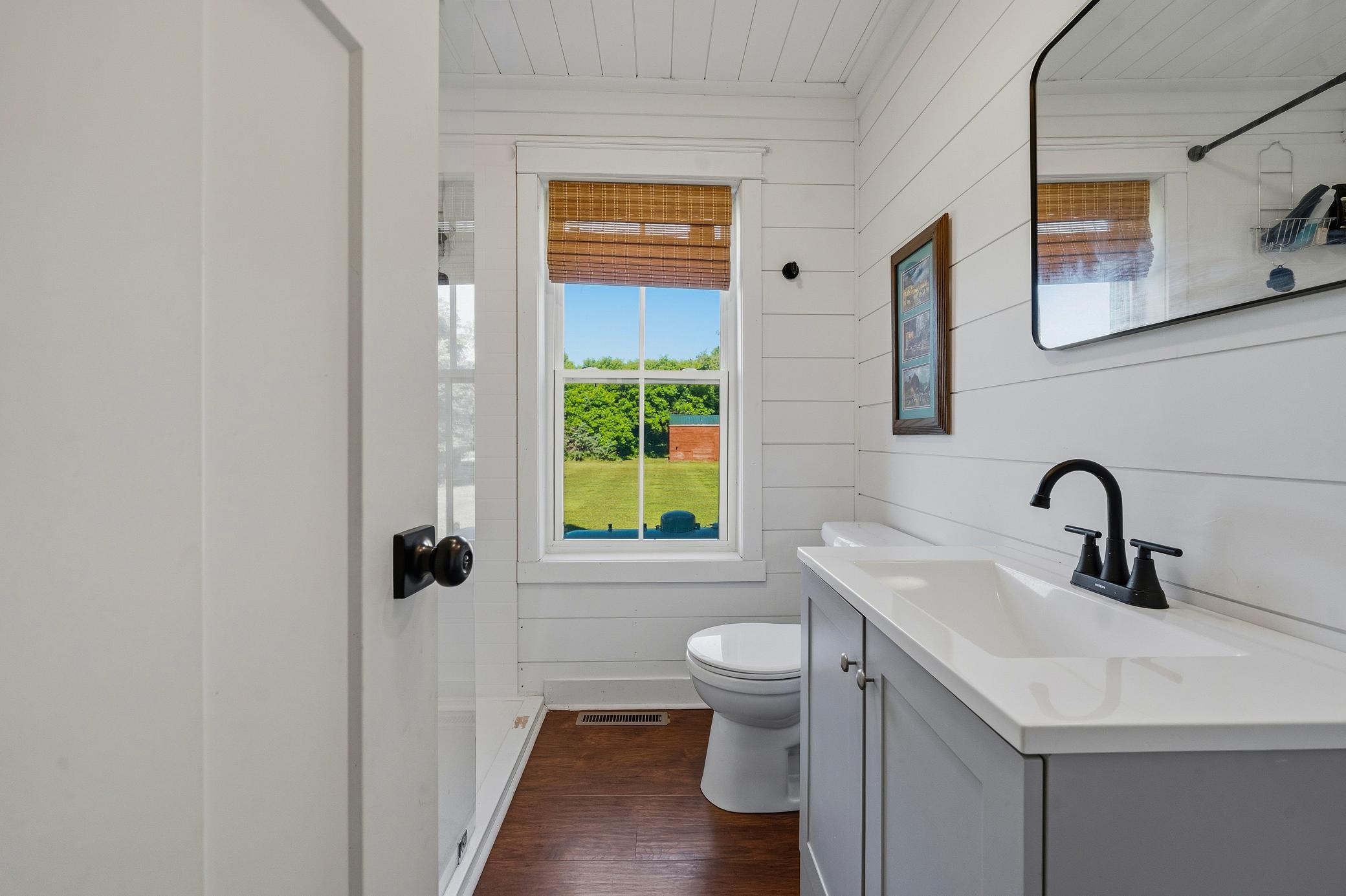Main floor 3/4 bath