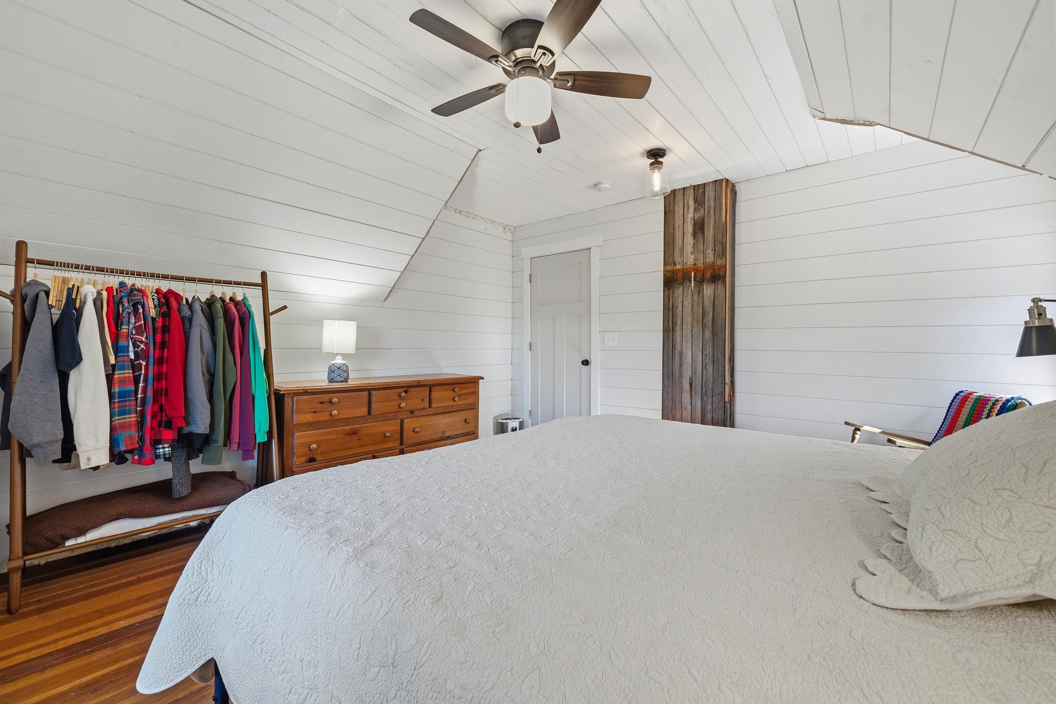 Upper level bedroom 2