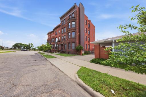 168 College Avenue W, 2, Saint Paul, MN 55102