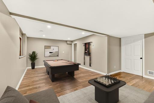 Nice LVP multifunctional room