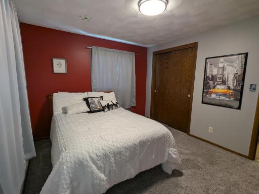 1111 Skylark Lane, Albert Lea, MN 56007