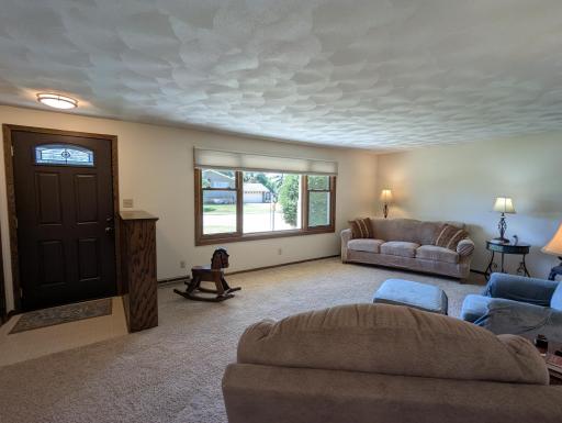 1111 Skylark Lane, Albert Lea, MN 56007