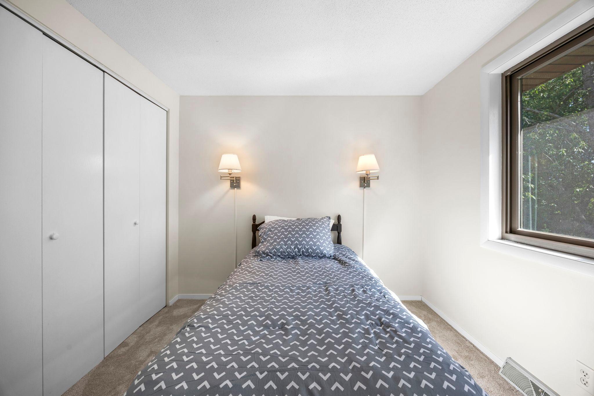 37-web-or-mls-9807 Heath Ave S-69.jpg