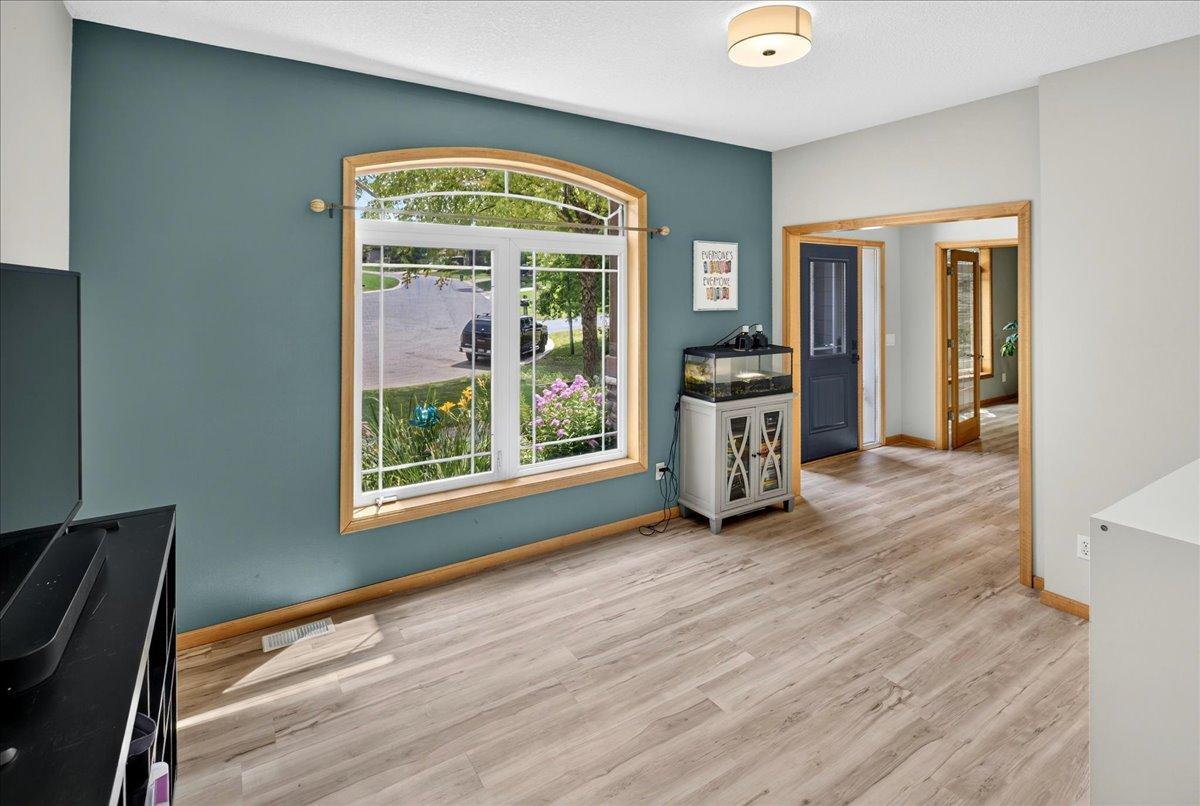 Livingroom, dining room or play space - main