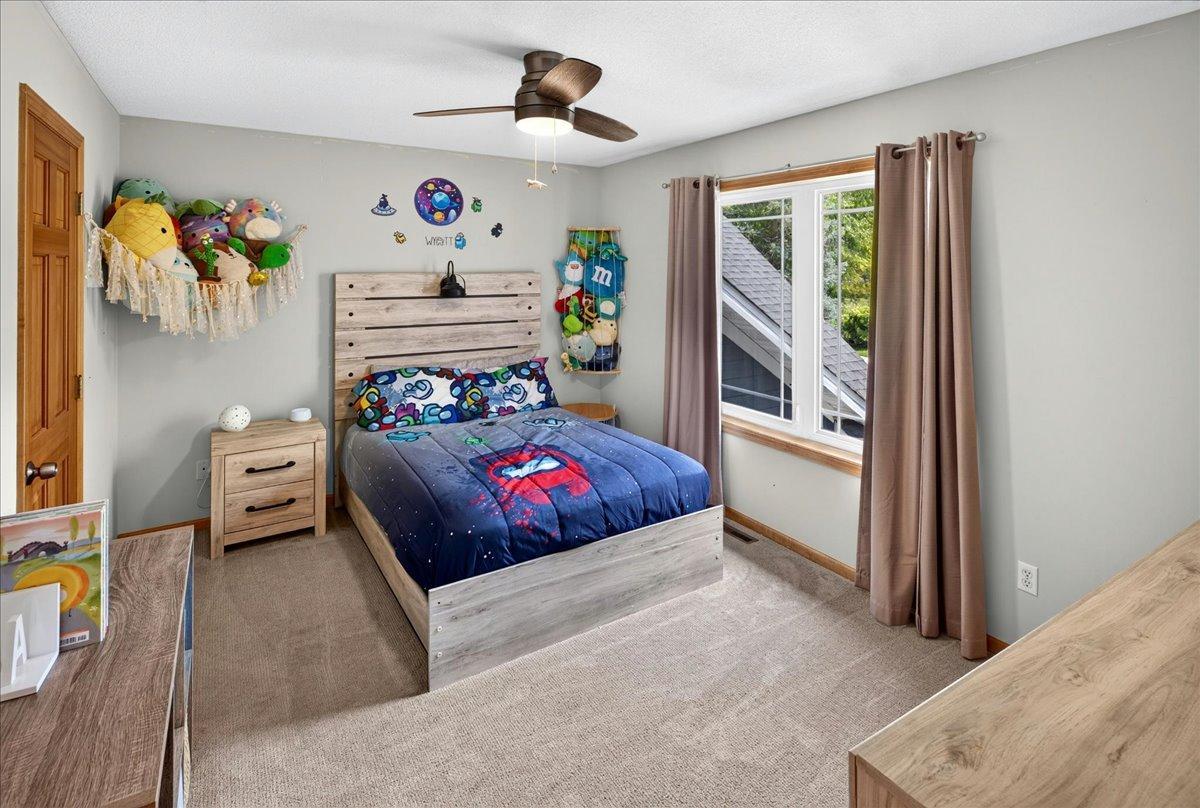 Bedroom# 3 w/ lake view - upper