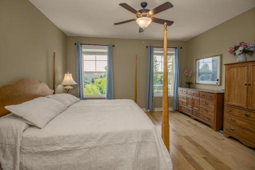 10709 Kingsfield Lane, Saint Paul, MN 55129