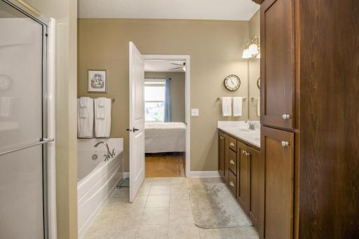 10709 Kingsfield Lane, Saint Paul, MN 55129