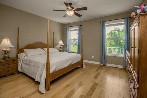 10709 Kingsfield Lane, Saint Paul, MN 55129