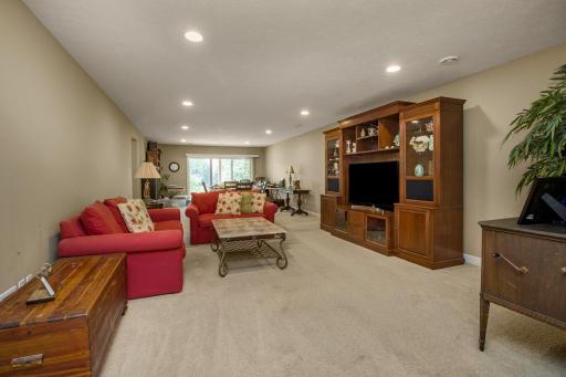 10709 Kingsfield Lane, Saint Paul, MN 55129