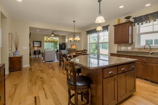 10709 Kingsfield Lane, Saint Paul, MN 55129