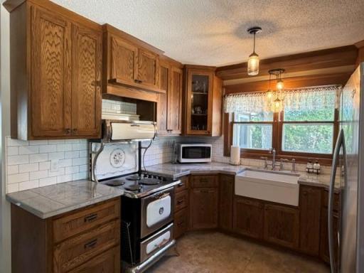 611 N Marshall Avenue, Litchfield, MN 55355
