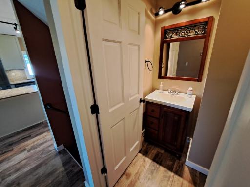 705 Glenview Drive, Albert Lea, MN 56007