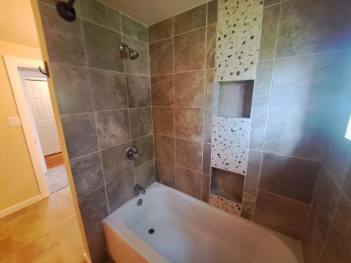 705 Glenview Drive, Albert Lea, MN 56007