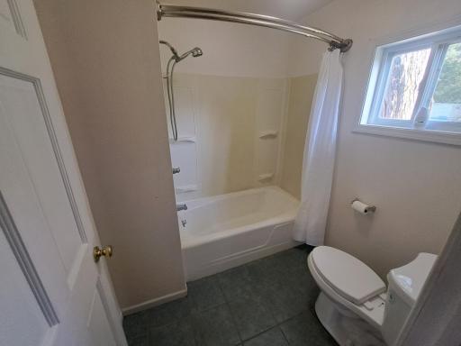 705 Glenview Drive, Albert Lea, MN 56007