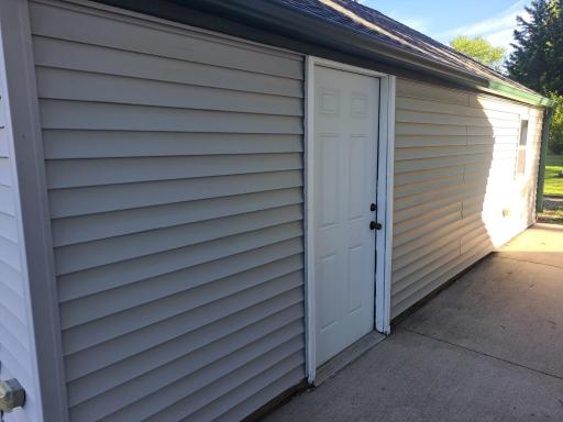 705 Glenview Drive, Albert Lea, MN 56007