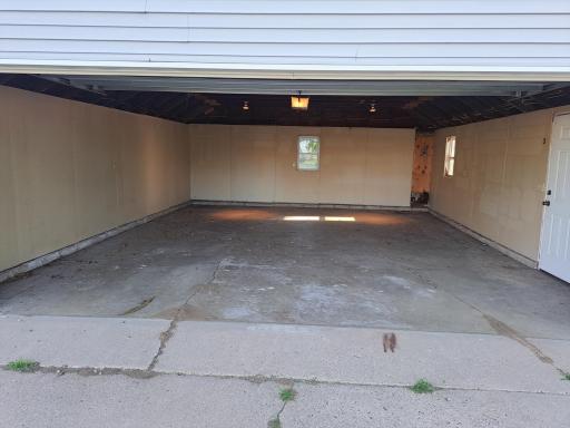 705 Glenview Drive, Albert Lea, MN 56007