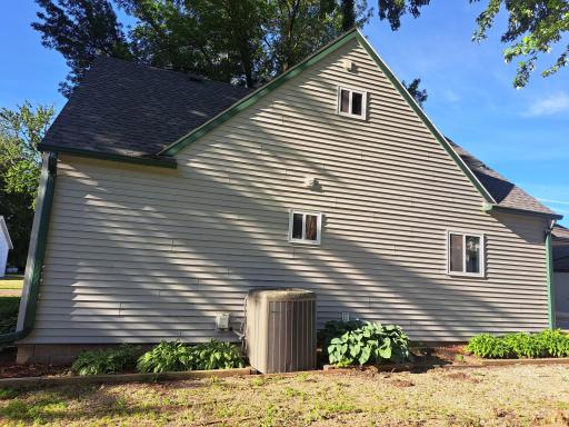 705 Glenview Drive, Albert Lea, MN 56007