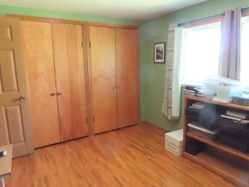 14920 br 3 closet.jpg