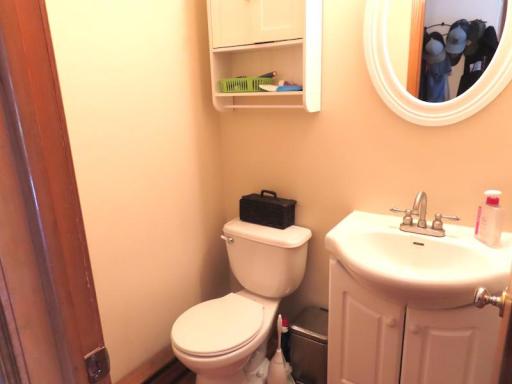 14920 half bath.jpg