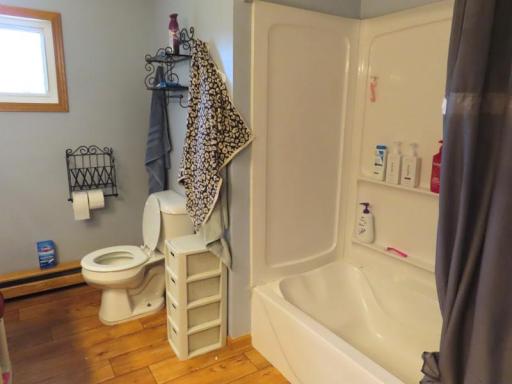 14920 main bath tub area.jpg