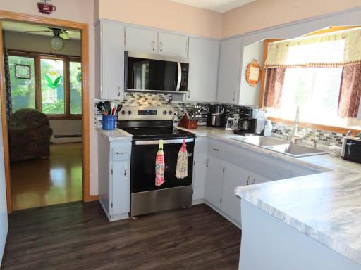 14920 kitchen sink.jpg