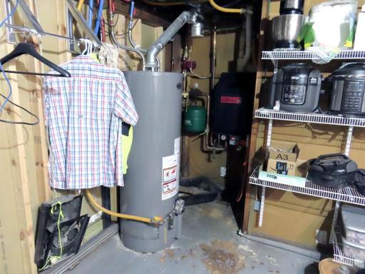 14920 water heater area.jpg