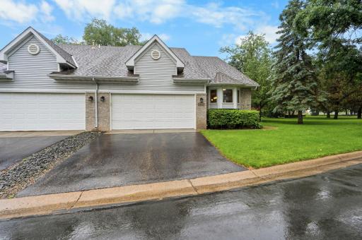 2751 Rivers Bluff Lane, Anoka, MN 55303