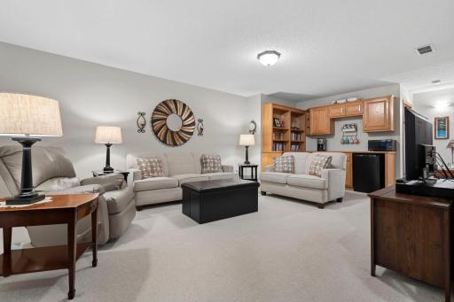 2751 Rivers Bluff Lane, Anoka, MN 55303