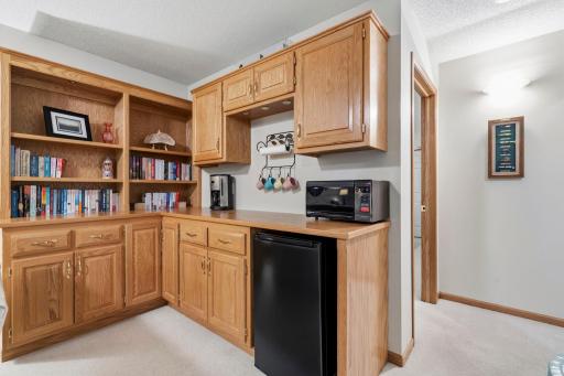 2751 Rivers Bluff Lane, Anoka, MN 55303